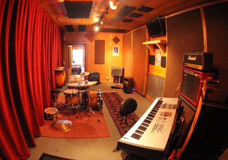 Learn here with Recording Connection! Peach Street Studios, Bozeman MT