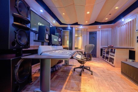 Quad Studios Q2 Room